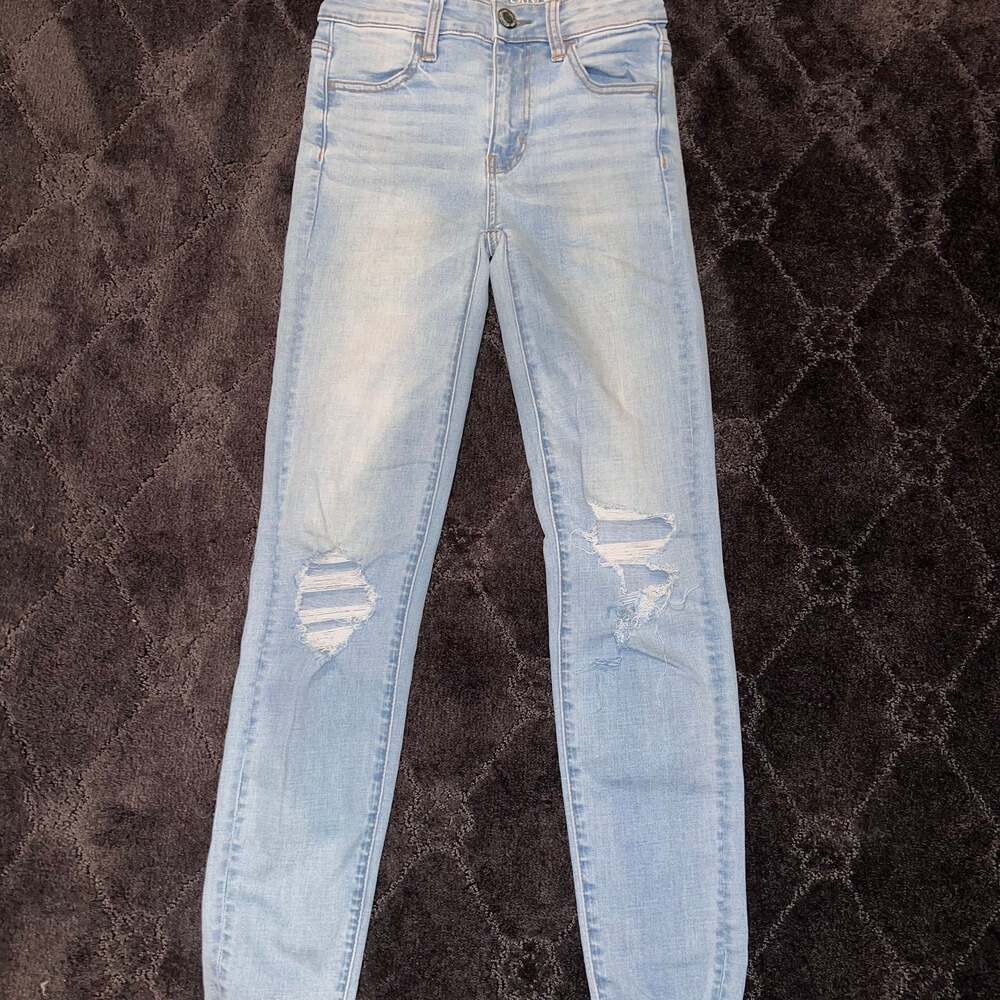 American Eagle Women’s Super Stretch jegging Sz 00 W25 Raw Hem.